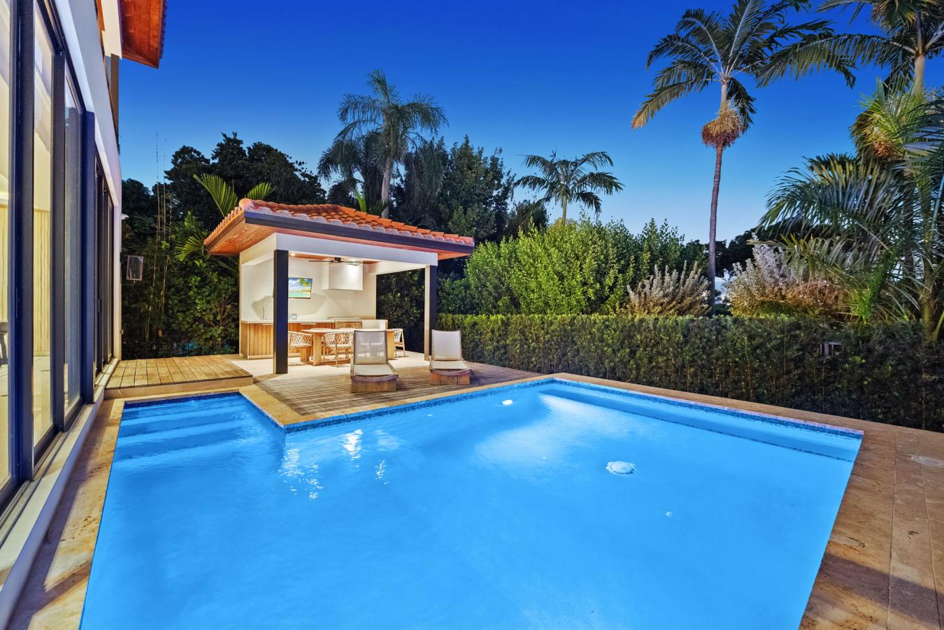 Miami Beach, Miami-Dade County, 33140, United States, 4 Bedrooms Bedrooms, ,4 BathroomsBathrooms,Residential,For Sale,1995214