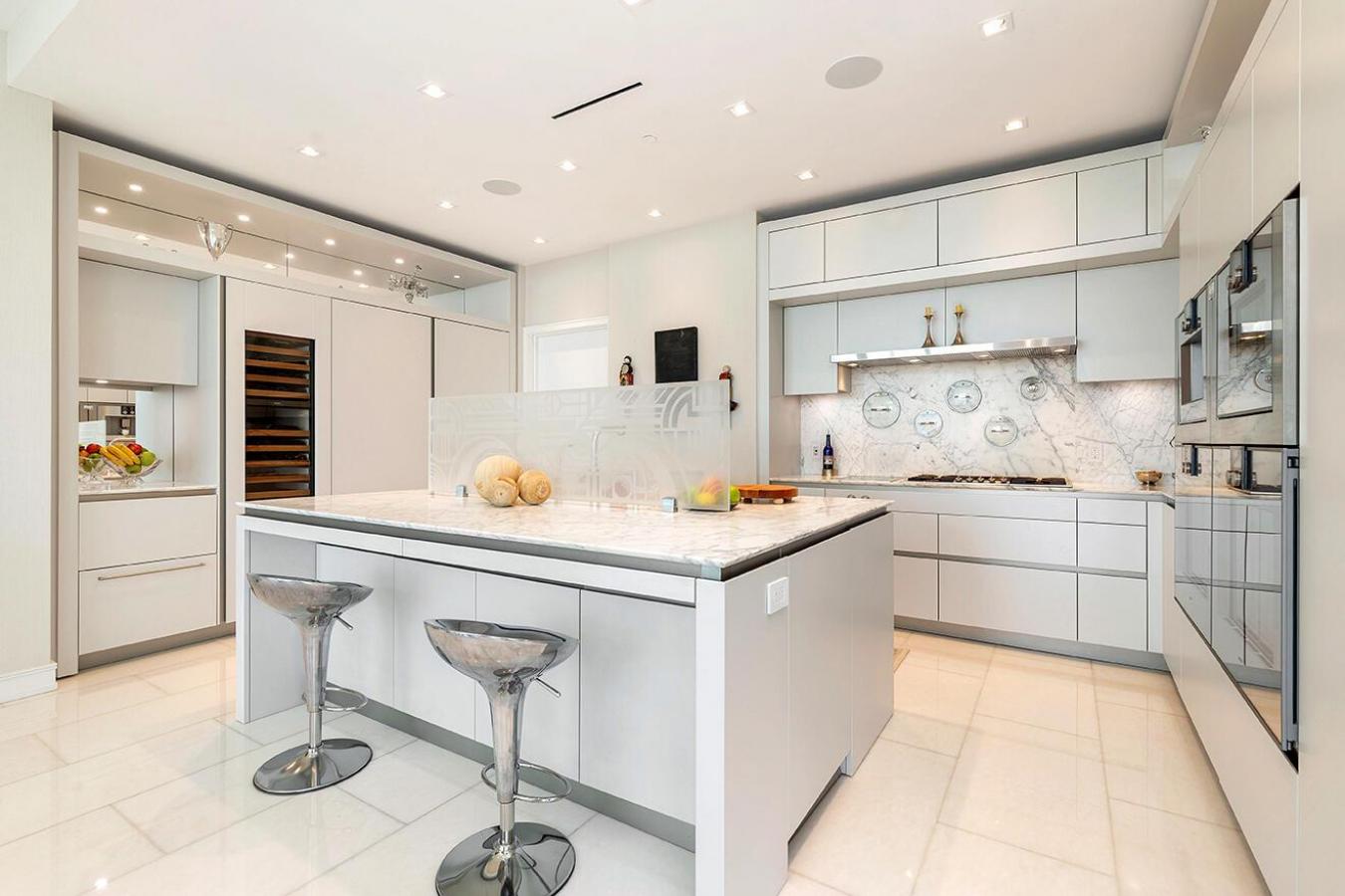 West Palm Beach, Florida, 33401, United States, 3 Bedrooms Bedrooms, ,4 BathroomsBathrooms,Residential,For Sale,1995212