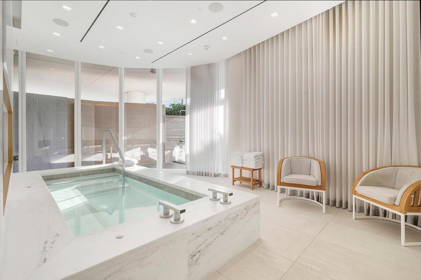 West Palm Beach, Florida, 33401, United States, 3 Bedrooms Bedrooms, ,4 BathroomsBathrooms,Residential,For Sale,1995212