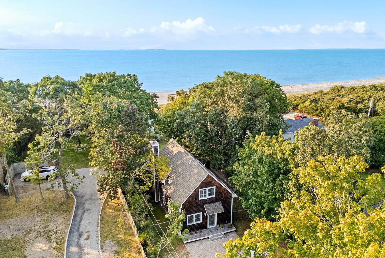 East Hampton, New York, 11937, United States, 7 Bedrooms Bedrooms, ,4 BathroomsBathrooms,Residential,For Sale,1995211