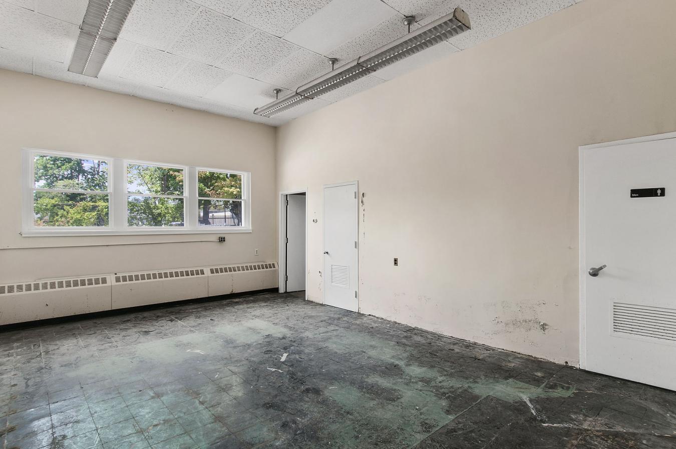 Village of Southampton, New York, 11968, United States, 1 Bedroom Bedrooms, ,1 BathroomBathrooms,Residential,For Sale,1995209