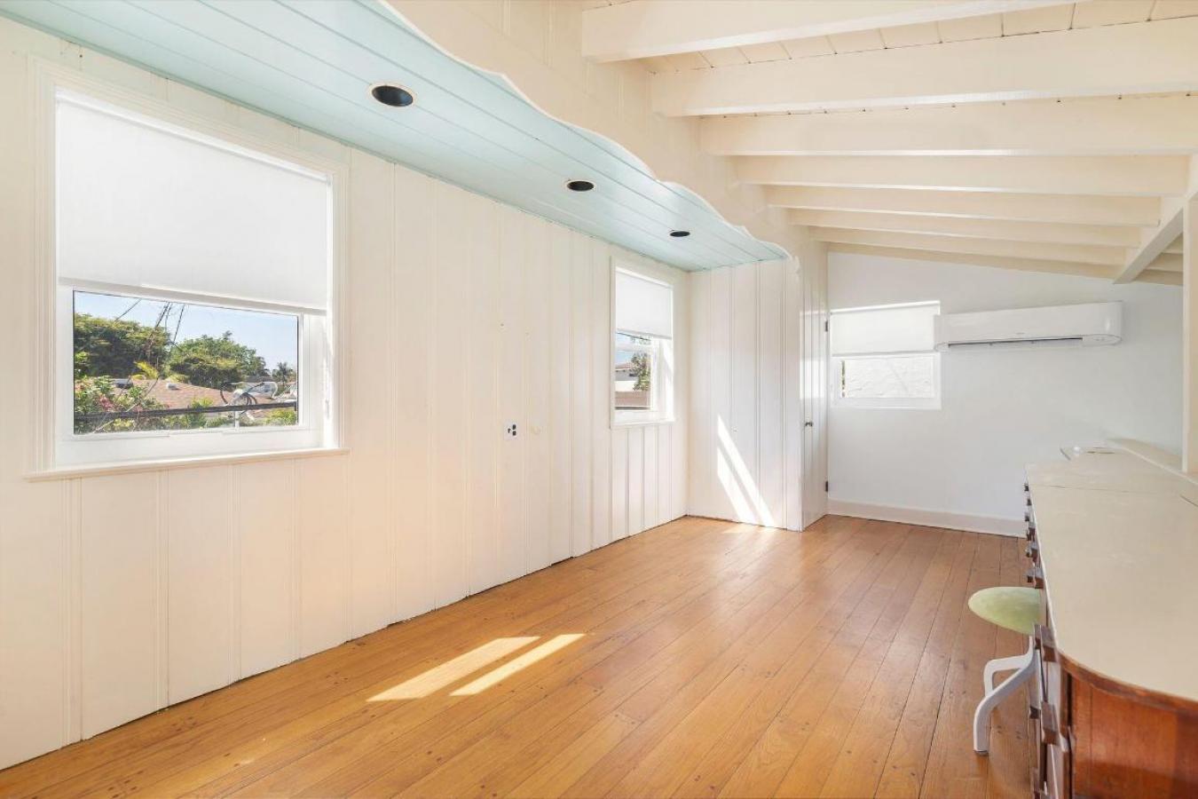 West Palm Beach, Florida, 33405, United States, 4 Bedrooms Bedrooms, ,3 BathroomsBathrooms,Residential,For Sale,1995205