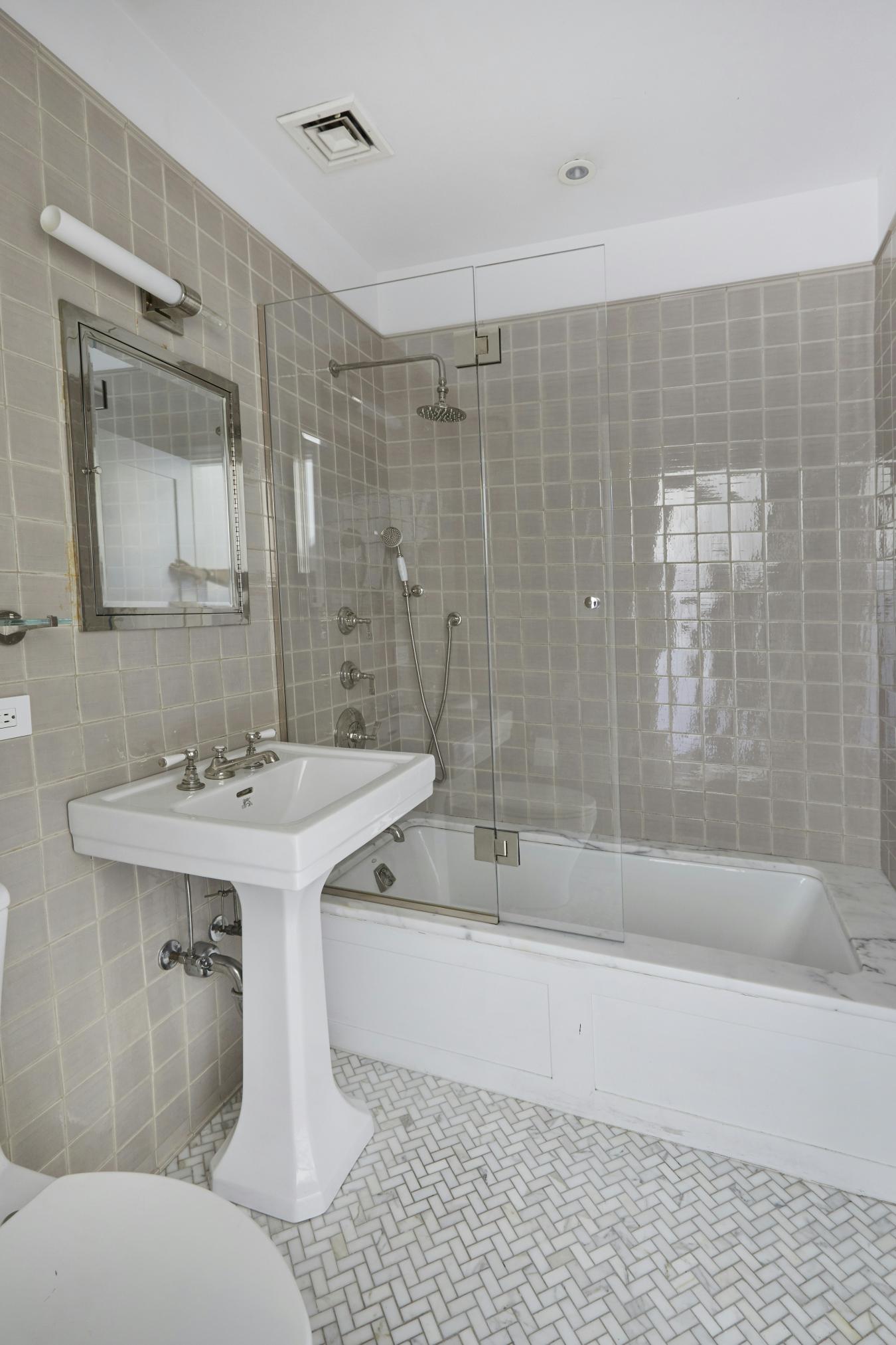 New York, New York, 10019, United States, 2 Bedrooms Bedrooms, ,2 BathroomsBathrooms,Residential,For Sale,1995201