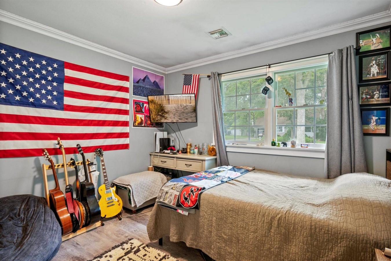 East Quogue, New York, 11942, United States, 3 Bedrooms Bedrooms, ,2 BathroomsBathrooms,Residential,For Sale,1995198