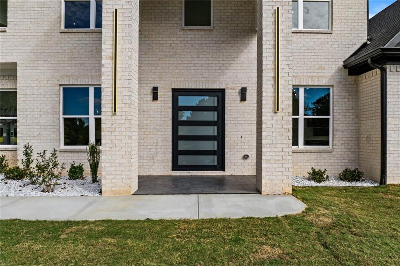 Loganville, Walton - GA, 30052, United States, 5 Bedrooms Bedrooms, ,5 BathroomsBathrooms,Residential,For Sale,1995518