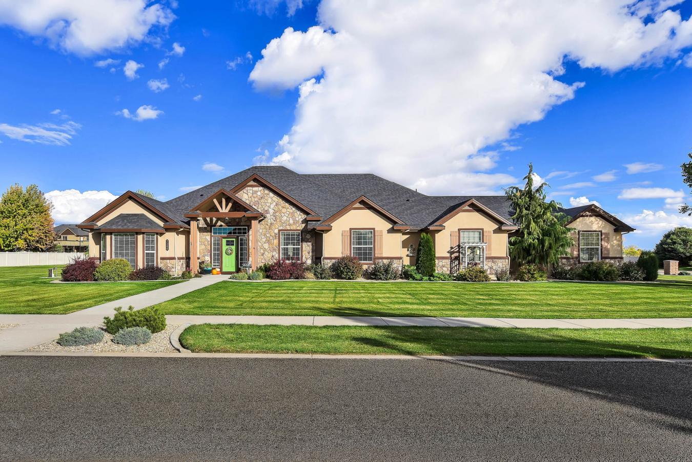 Meridian, Idaho, 83642, United States, 4 Bedrooms Bedrooms, ,3 BathroomsBathrooms,Residential,For Sale,1995190