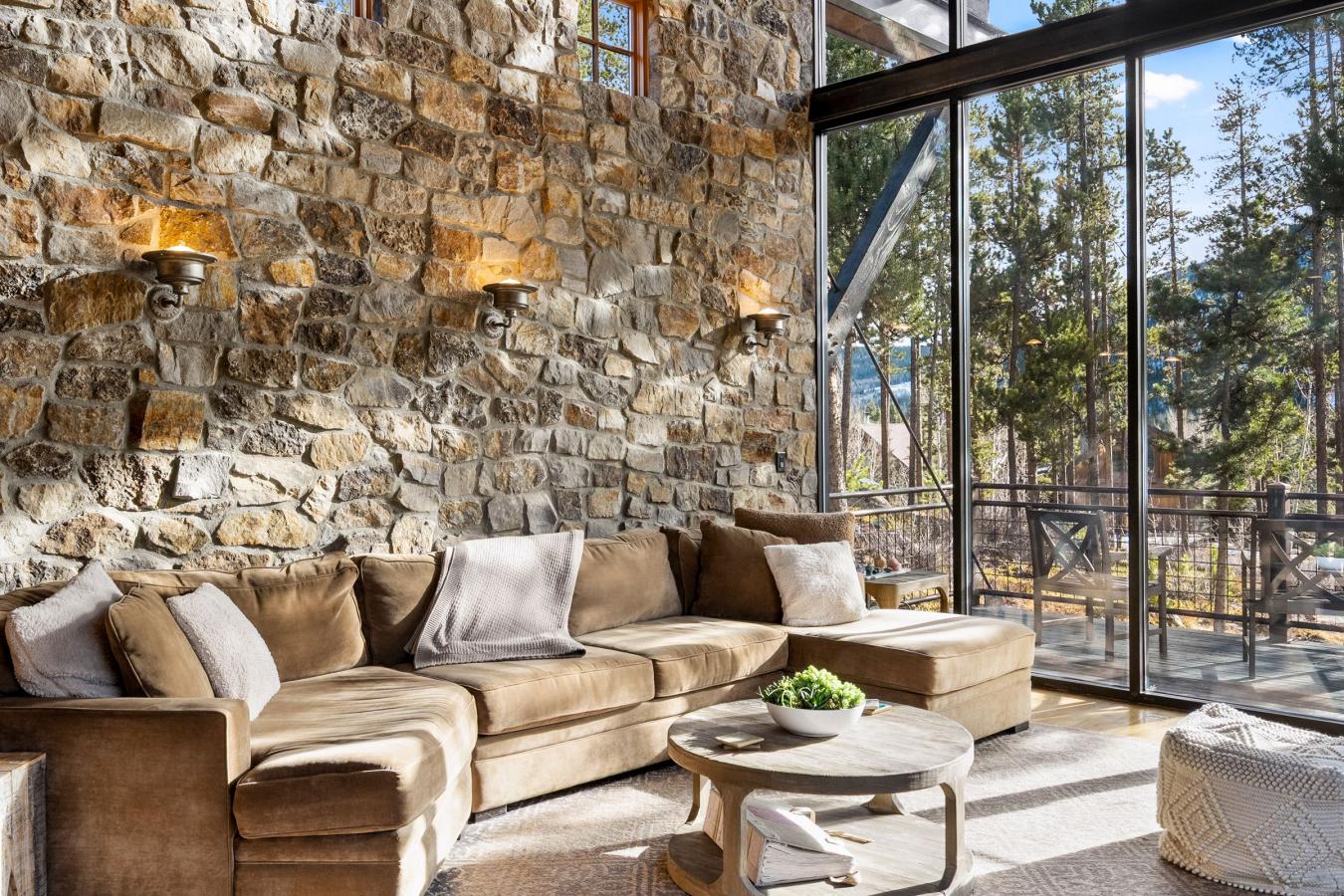 Frisco, Summit, 80443, United States, 4 Bedrooms Bedrooms, ,4 BathroomsBathrooms,Residential,For Sale,1995516