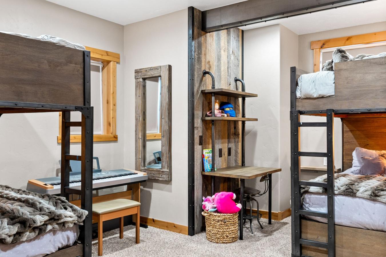 Frisco, Summit, 80443, United States, 4 Bedrooms Bedrooms, ,4 BathroomsBathrooms,Residential,For Sale,1995516