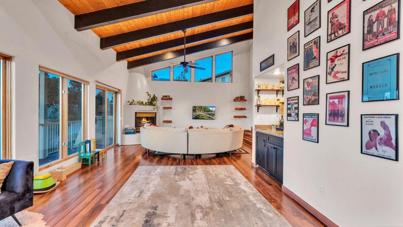 Albuquerque, Bernalillo, 87102, United States, 4 Bedrooms Bedrooms, ,3 BathroomsBathrooms,Residential,For Sale,1995513