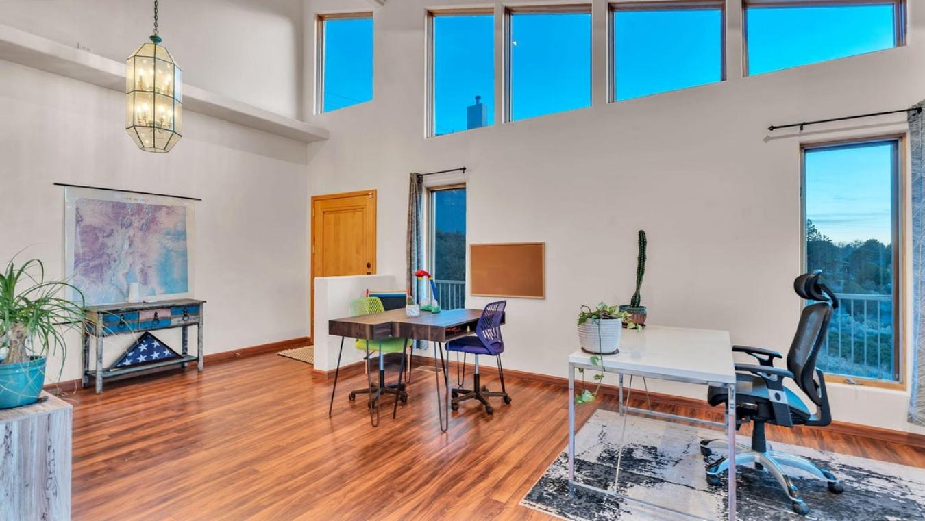 Albuquerque, Bernalillo, 87102, United States, 4 Bedrooms Bedrooms, ,3 BathroomsBathrooms,Residential,For Sale,1995513