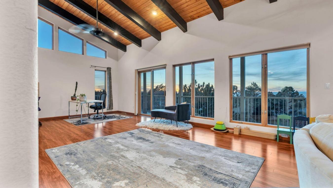 Albuquerque, Bernalillo, 87102, United States, 4 Bedrooms Bedrooms, ,3 BathroomsBathrooms,Residential,For Sale,1995513