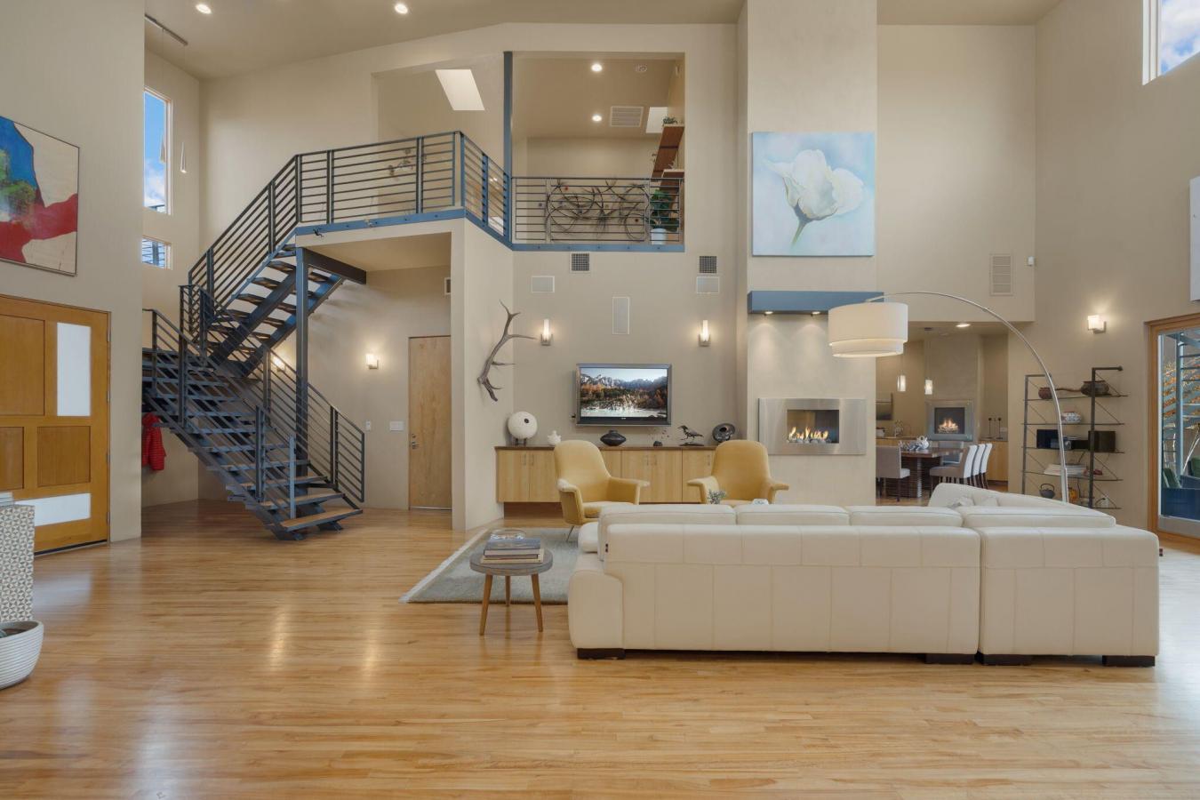 Albuquerque, Bernalillo, 87122, United States, 6 Bedrooms Bedrooms, ,4 BathroomsBathrooms,Residential,For Sale,1995514