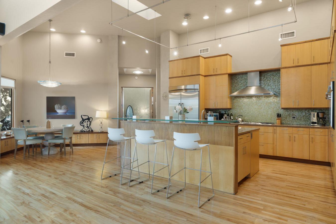 Albuquerque, Bernalillo, 87122, United States, 6 Bedrooms Bedrooms, ,4 BathroomsBathrooms,Residential,For Sale,1995514