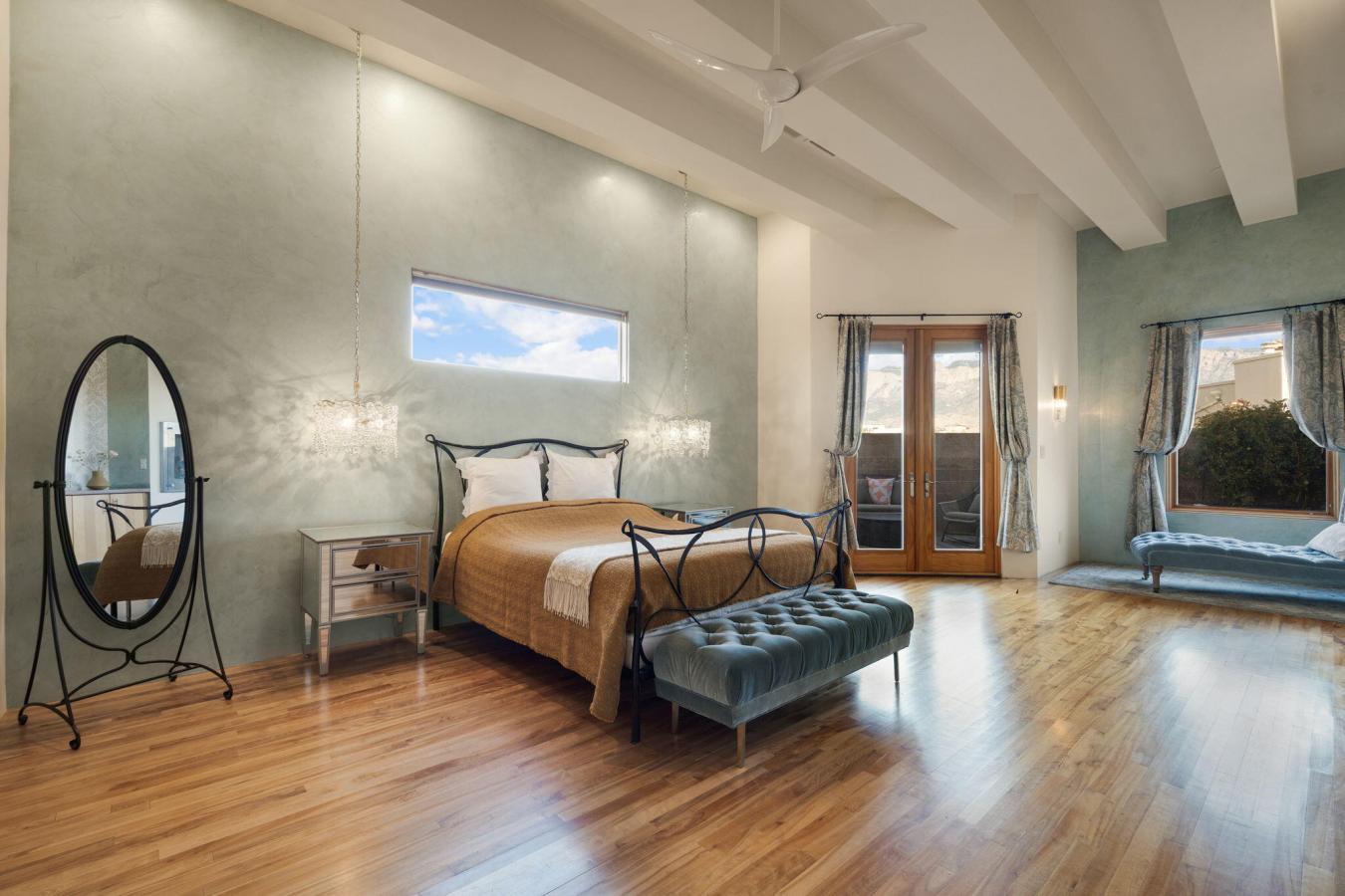 Albuquerque, Bernalillo, 87122, United States, 6 Bedrooms Bedrooms, ,4 BathroomsBathrooms,Residential,For Sale,1995514