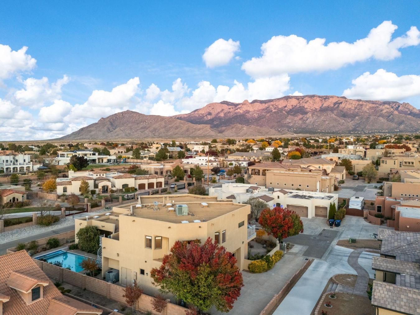 Albuquerque, Bernalillo, 87122, United States, 6 Bedrooms Bedrooms, ,4 BathroomsBathrooms,Residential,For Sale,1995514