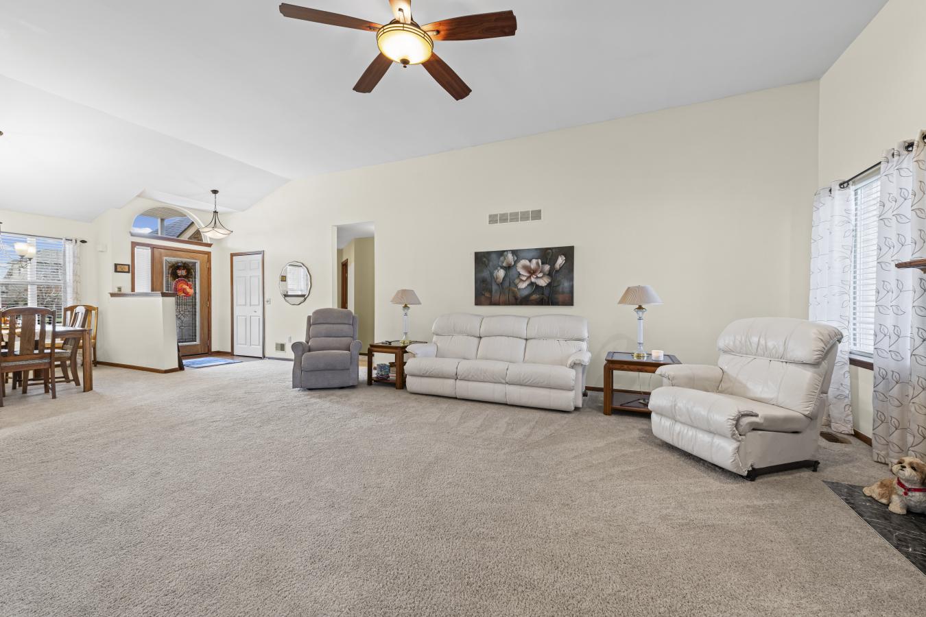Beautiful 3-bedroom, 3.5-bath ranch in a quiet, well-kept neighborhood – image 11