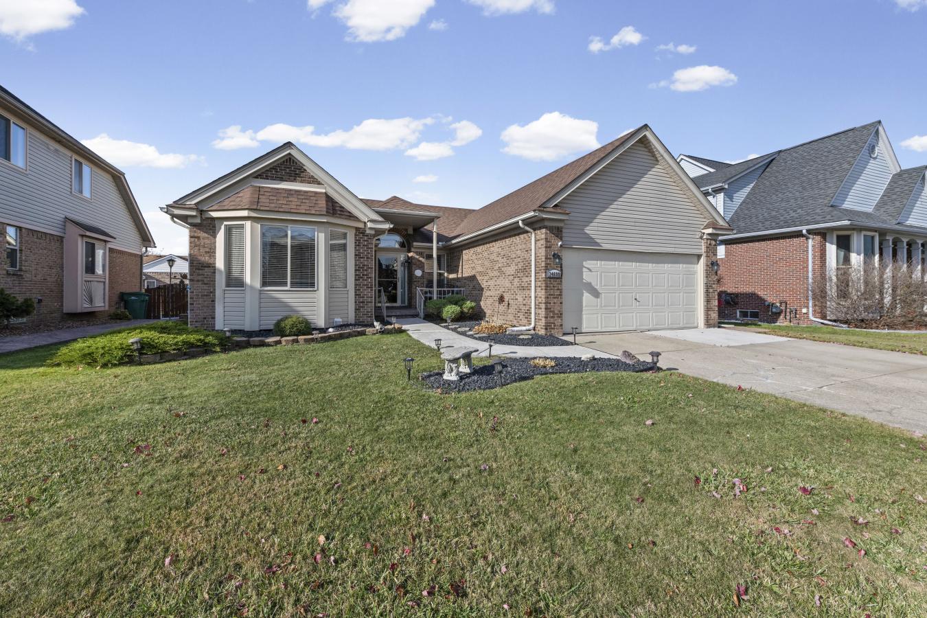 Beautiful 3-bedroom, 3.5-bath ranch in a quiet, well-kept neighborhood – image 5