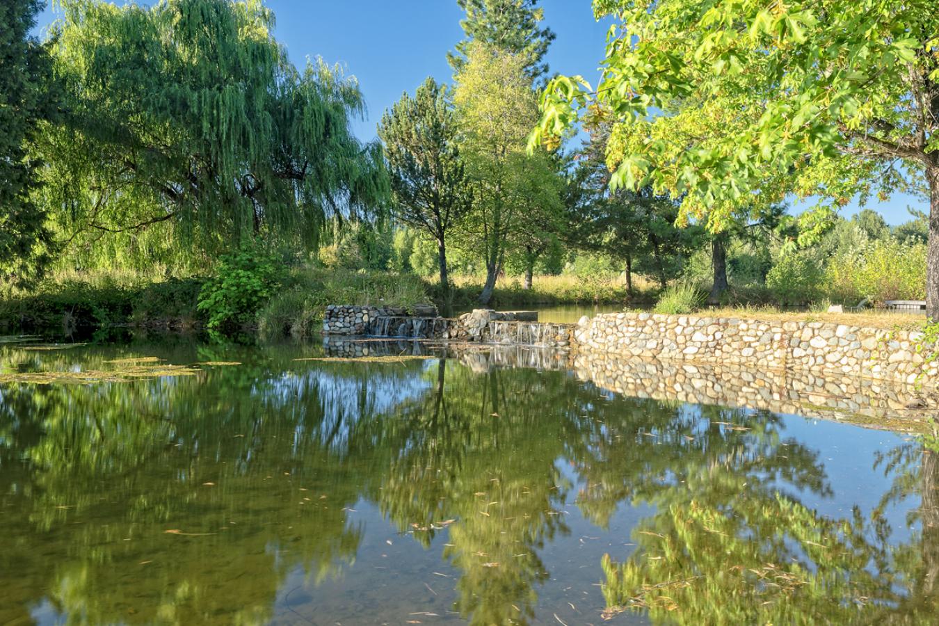 Cave Junction, Josephine, 97523, United States, 3 Bedrooms Bedrooms, ,2 BathroomsBathrooms,Residential,For Sale,1995508