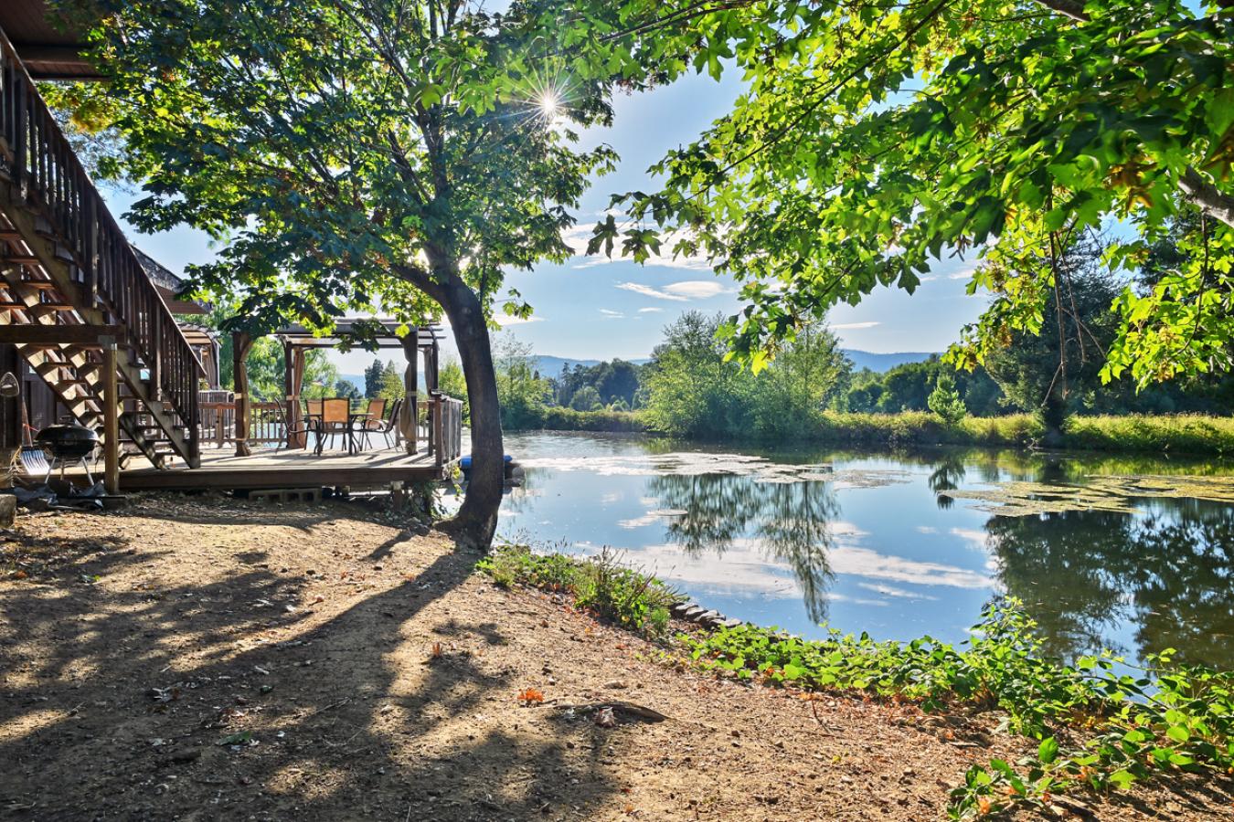 Cave Junction, Josephine, 97523, United States, 3 Bedrooms Bedrooms, ,2 BathroomsBathrooms,Residential,For Sale,1995508