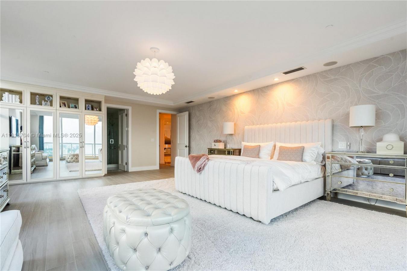 Fort Lauderdale, Broward County, 33305, United States, 3 Bedrooms Bedrooms, ,3 BathroomsBathrooms,Residential,For Sale,1996540