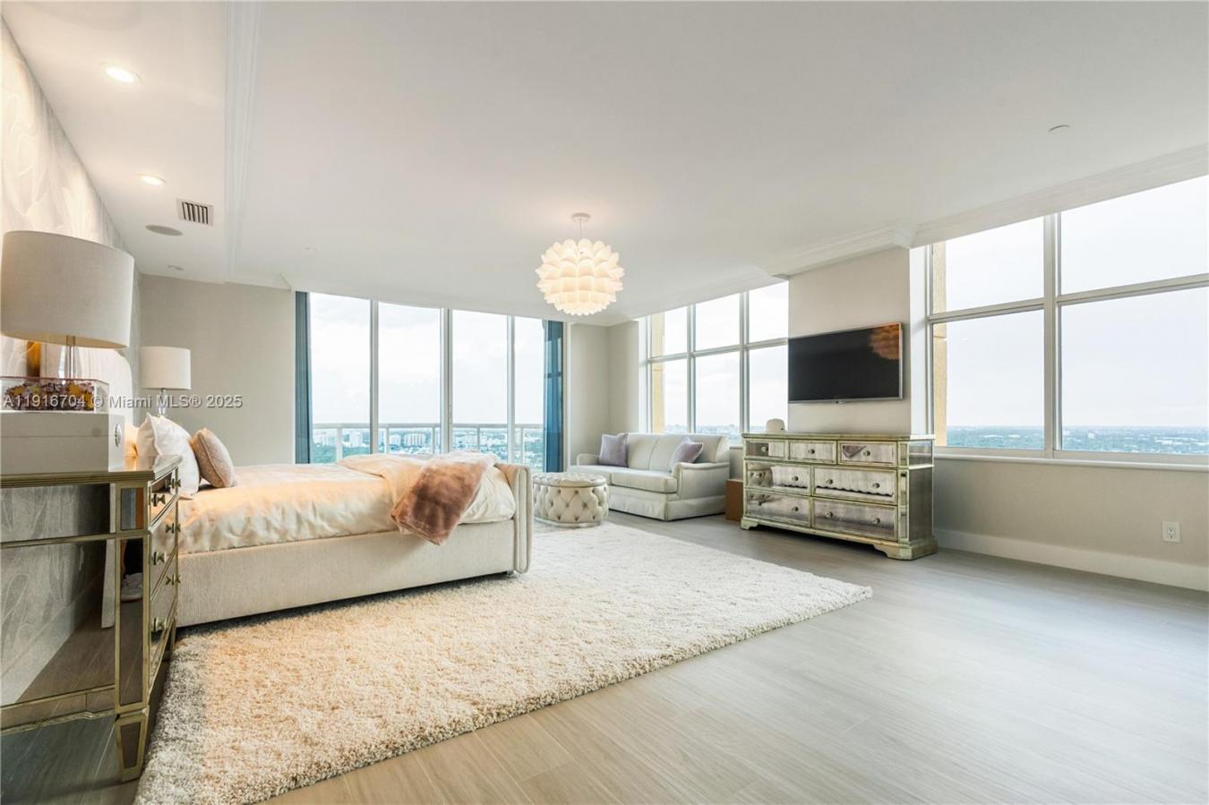 Fort Lauderdale, Broward County, 33305, United States, 3 Bedrooms Bedrooms, ,3 BathroomsBathrooms,Residential,For Sale,1996540