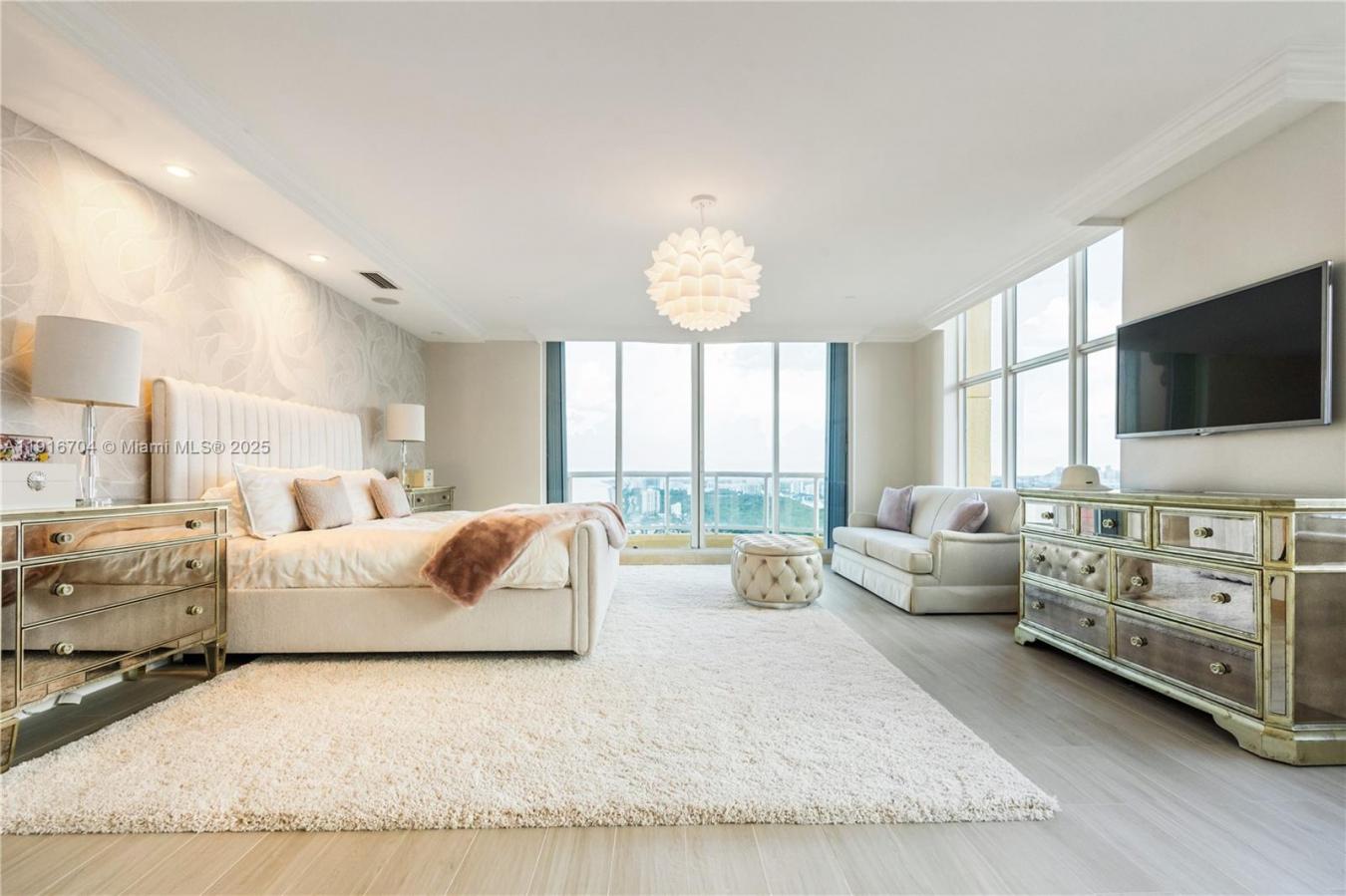 Fort Lauderdale, Broward County, 33305, United States, 3 Bedrooms Bedrooms, ,3 BathroomsBathrooms,Residential,For Sale,1996540