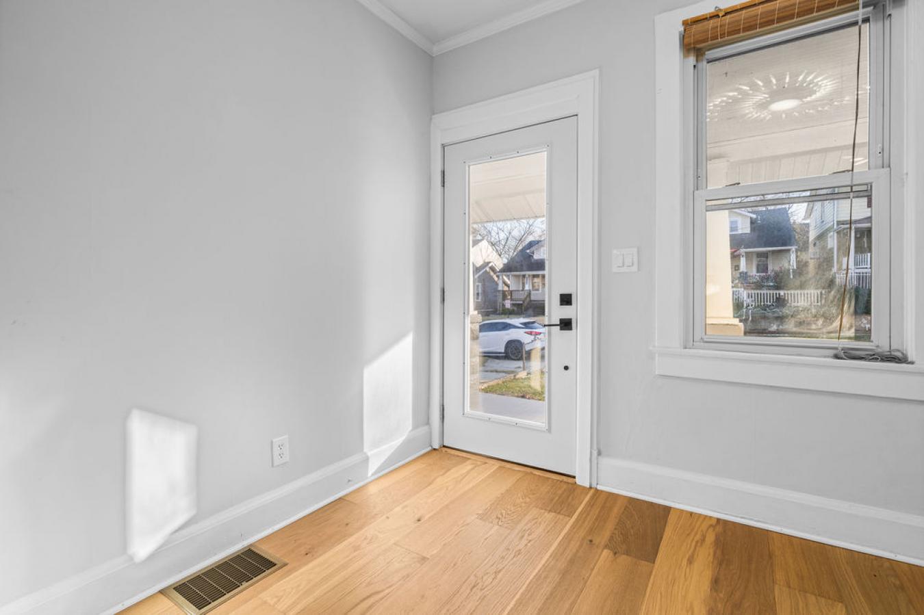 Hyattsville, Maryland, 20782, United States, 3 Bedrooms Bedrooms, ,3 BathroomsBathrooms,Residential,For Sale,1996542