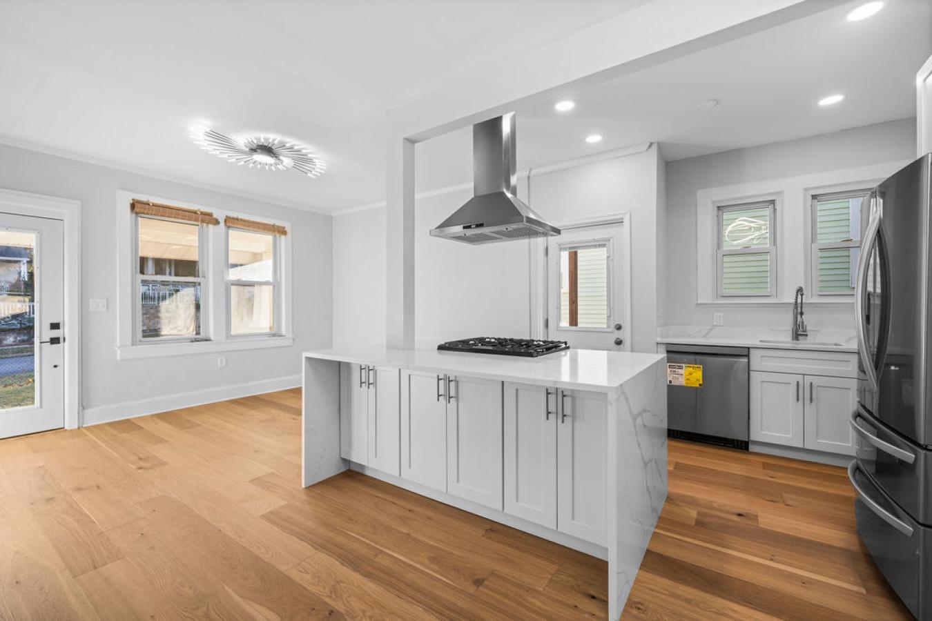 Hyattsville, Maryland, 20782, United States, 3 Bedrooms Bedrooms, ,3 BathroomsBathrooms,Residential,For Sale,1996542