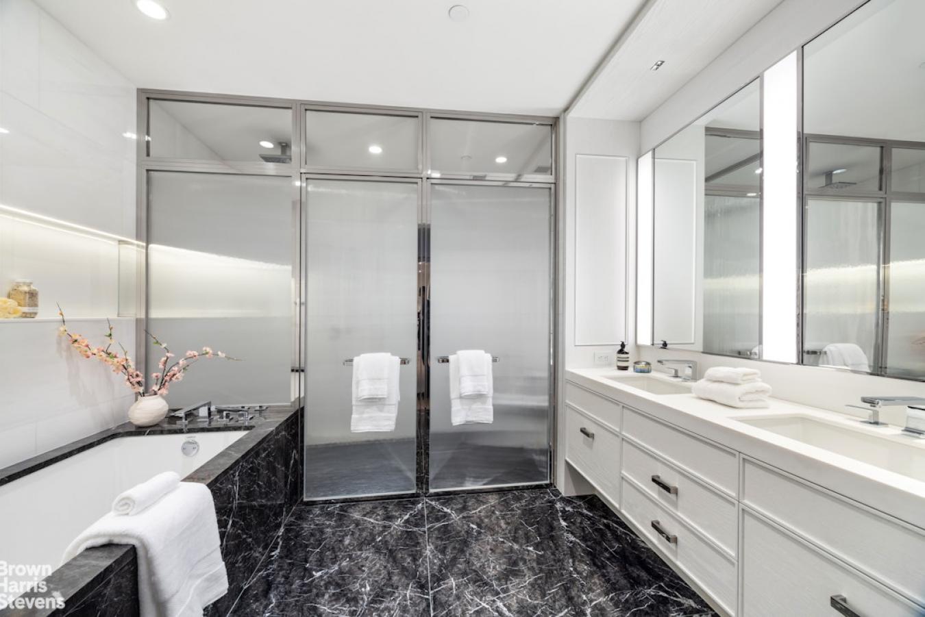 New York, New York, 10023, United States, 5 Bedrooms Bedrooms, ,5 BathroomsBathrooms,Residential,For Sale,1995505