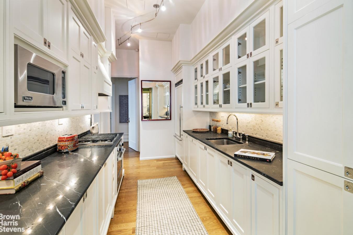 New York, New York, 10019, United States, 4 Bedrooms Bedrooms, ,4 BathroomsBathrooms,Residential,For Sale,1995502