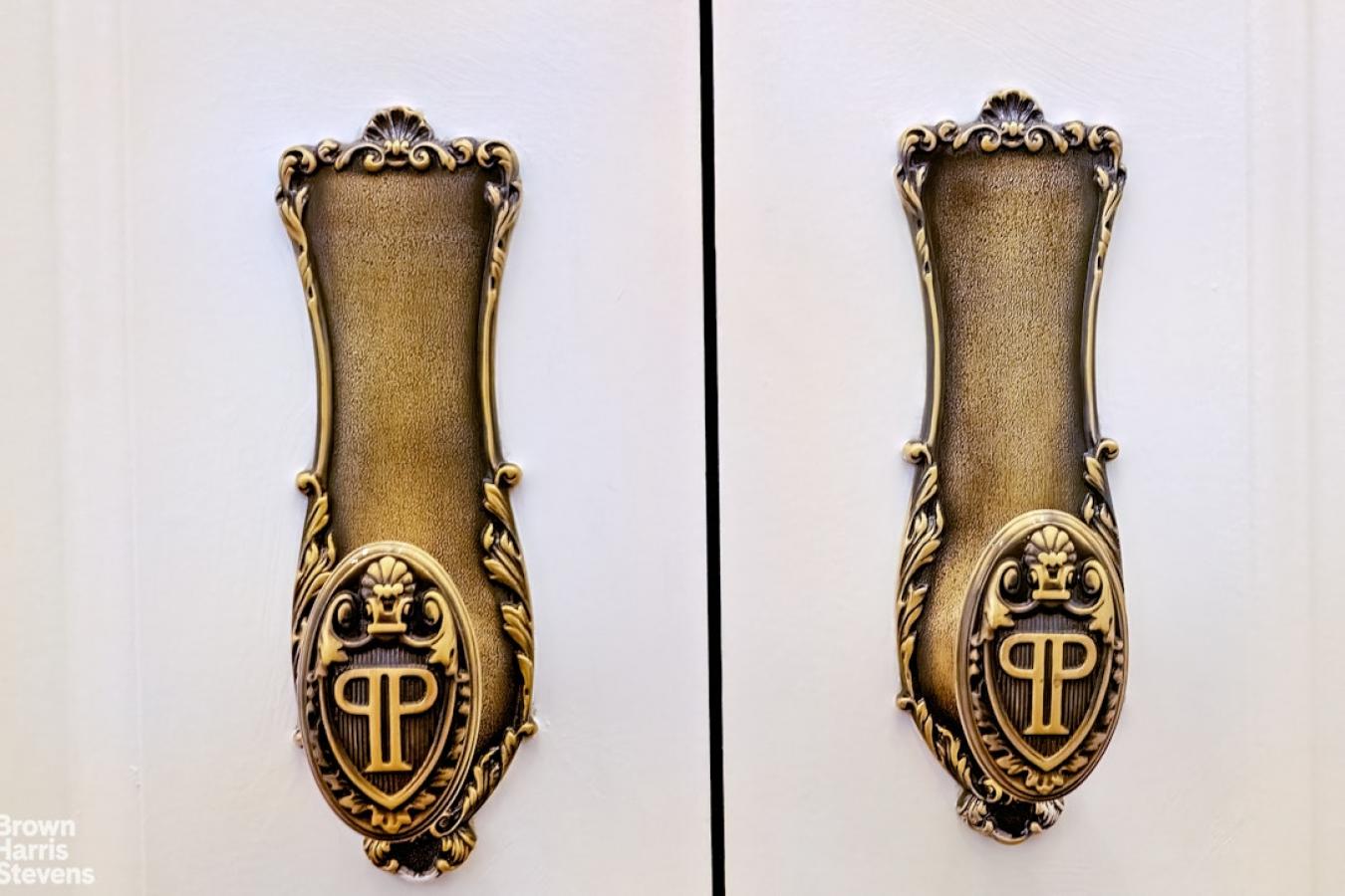 New York, New York, 10019, United States, 4 Bedrooms Bedrooms, ,4 BathroomsBathrooms,Residential,For Sale,1995502