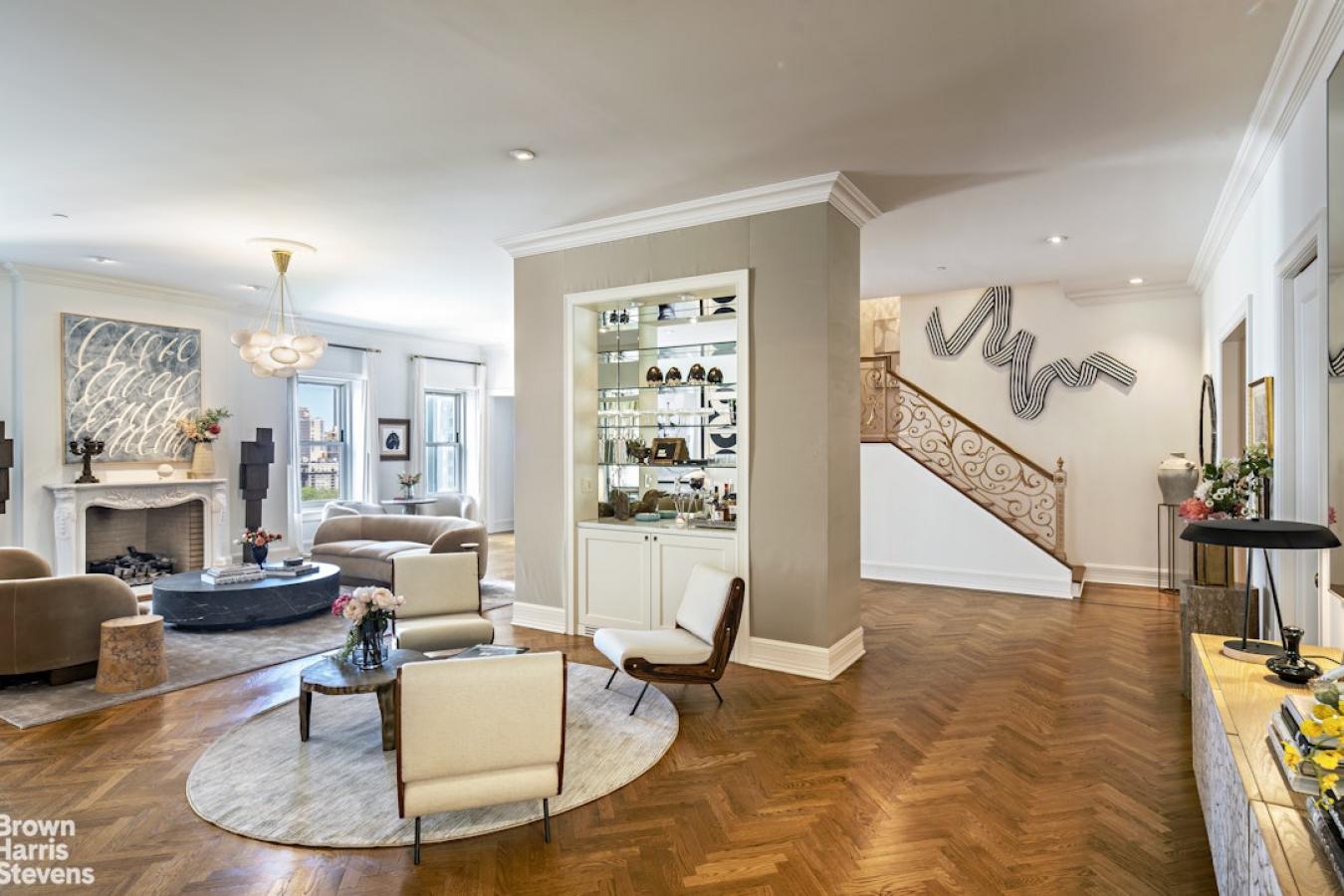 New York, New York, 10019, United States, 4 Bedrooms Bedrooms, ,4 BathroomsBathrooms,Residential,For Sale,1995502