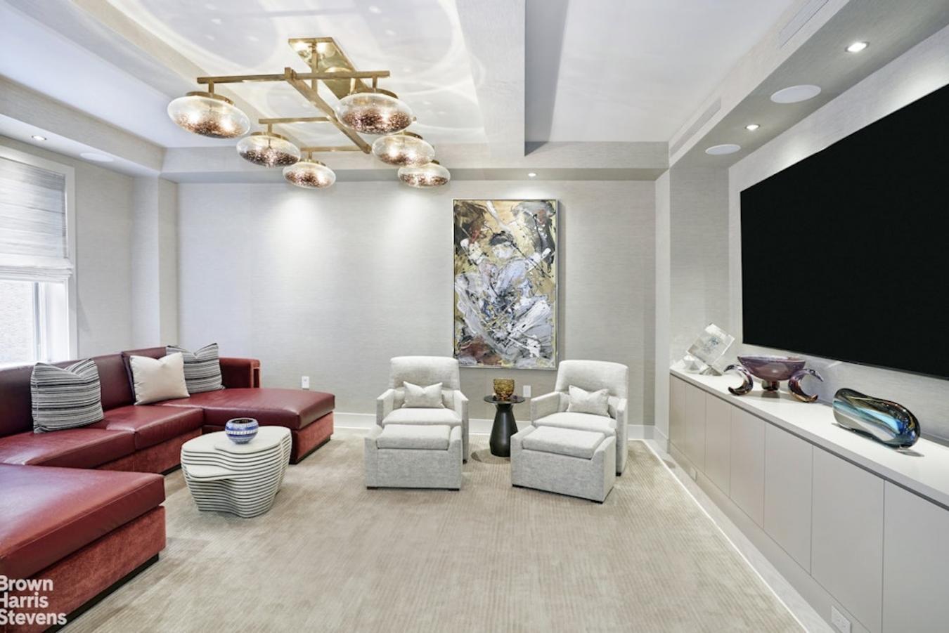 New York, New York, 10128, United States, 4 Bedrooms Bedrooms, ,3 BathroomsBathrooms,Residential,For Sale,1995501