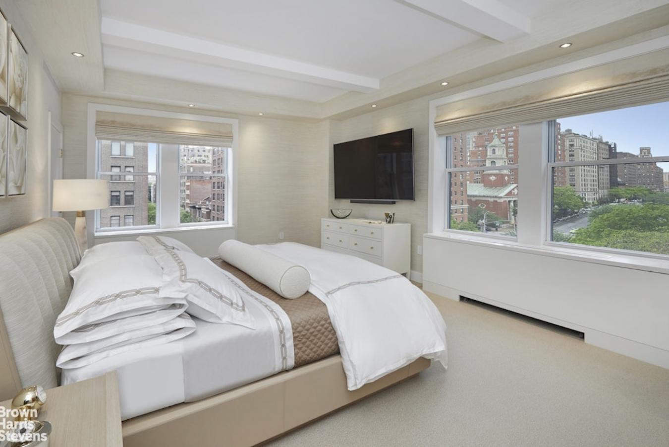 New York, New York, 10128, United States, 4 Bedrooms Bedrooms, ,3 BathroomsBathrooms,Residential,For Sale,1995501