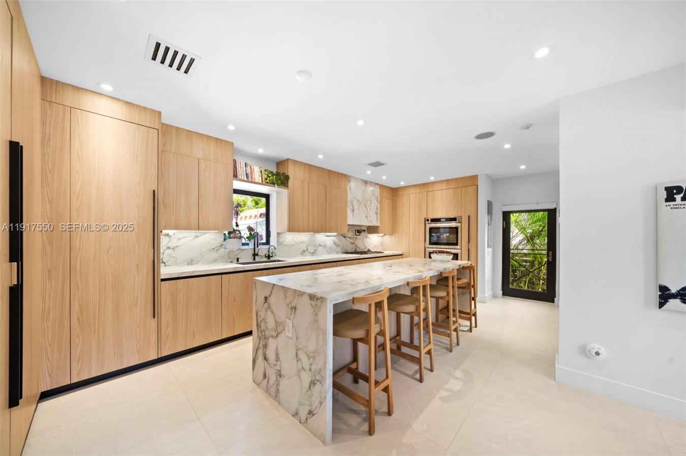 Miami Beach, Florida, 33140, United States, 4 Bedrooms Bedrooms, ,3 BathroomsBathrooms,Residential,For Sale,1997858