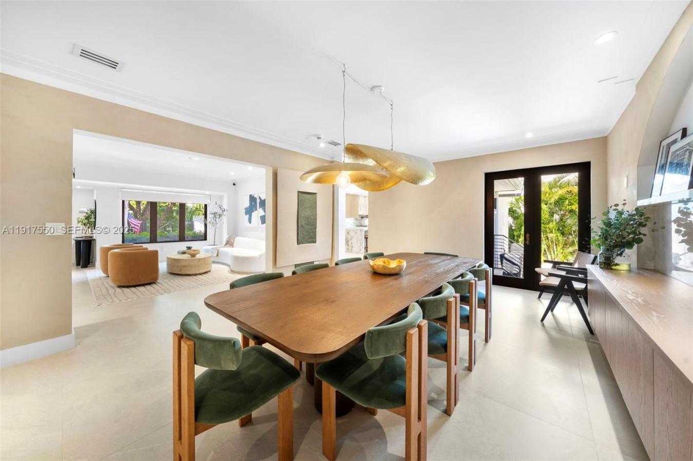 Miami Beach, Florida, 33140, United States, 4 Bedrooms Bedrooms, ,3 BathroomsBathrooms,Residential,For Sale,1997858