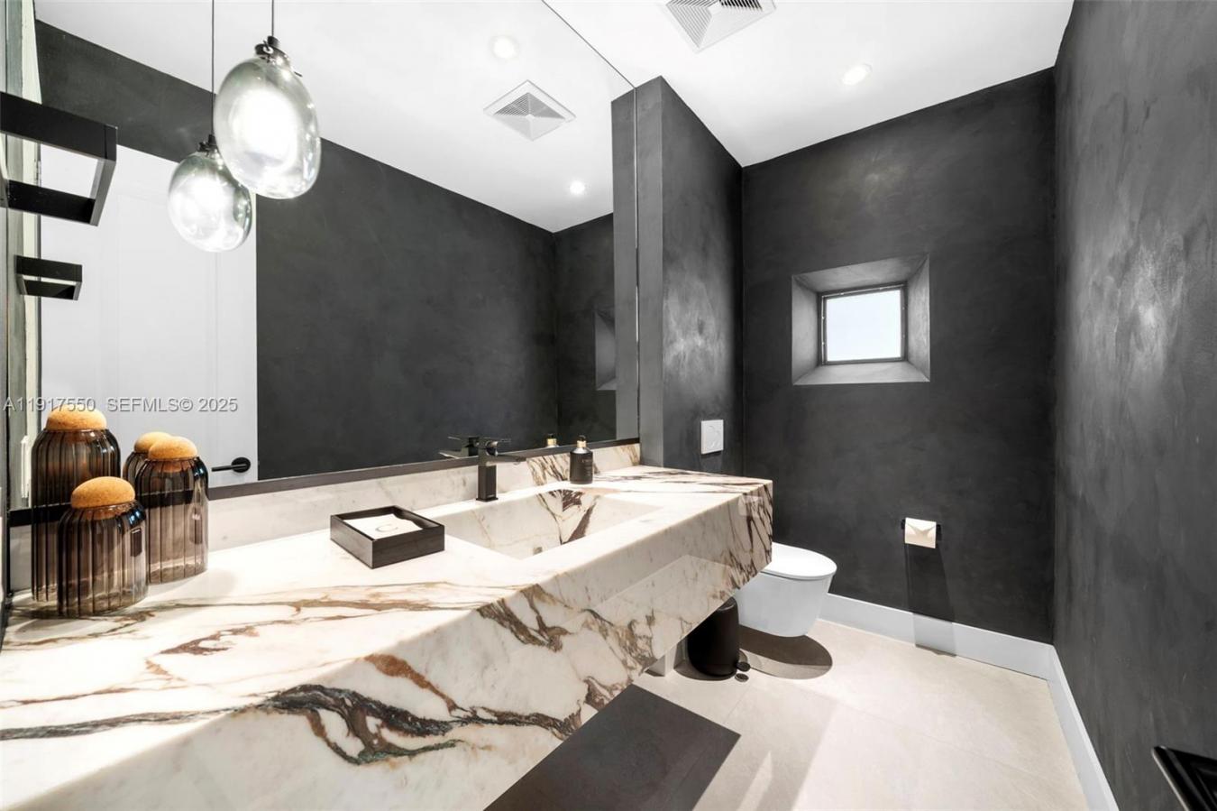 Miami Beach, Florida, 33140, United States, 4 Bedrooms Bedrooms, ,3 BathroomsBathrooms,Residential,For Sale,1997858