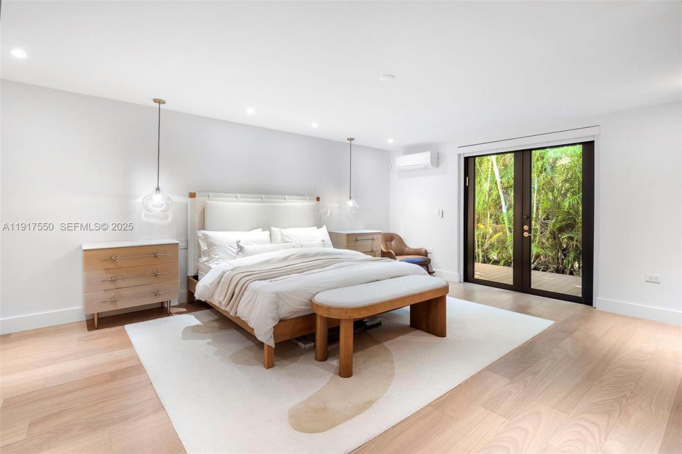 Miami Beach, Florida, 33140, United States, 4 Bedrooms Bedrooms, ,3 BathroomsBathrooms,Residential,For Sale,1997858