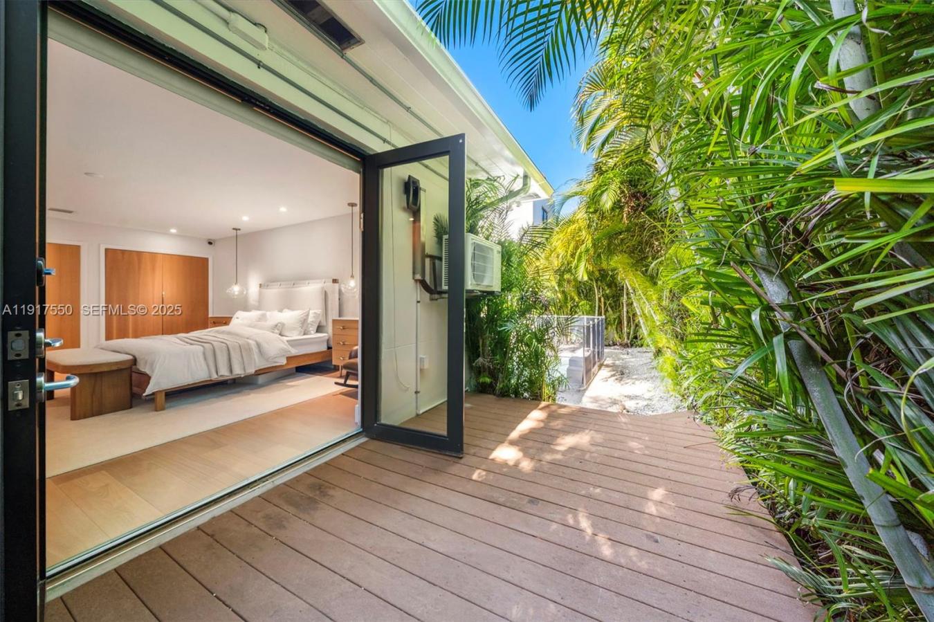 Miami Beach, Florida, 33140, United States, 4 Bedrooms Bedrooms, ,3 BathroomsBathrooms,Residential,For Sale,1997858