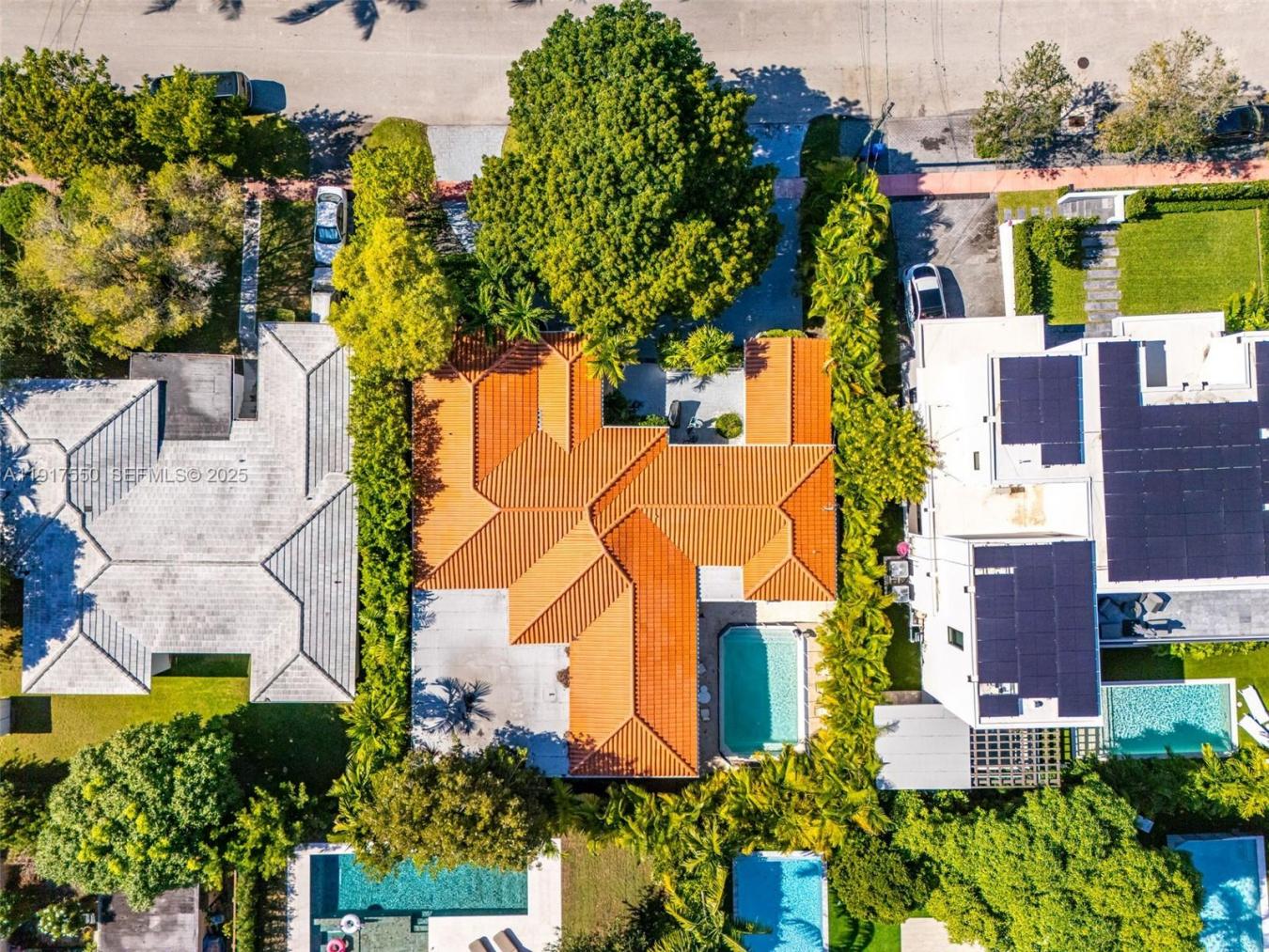 Miami Beach, Florida, 33140, United States, 4 Bedrooms Bedrooms, ,3 BathroomsBathrooms,Residential,For Sale,1997858