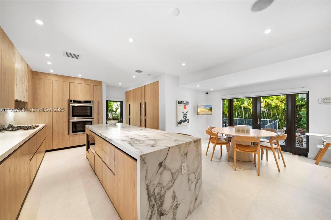 Miami Beach, Florida, 33140, United States, 4 Bedrooms Bedrooms, ,3 BathroomsBathrooms,Residential,For Sale,1997858