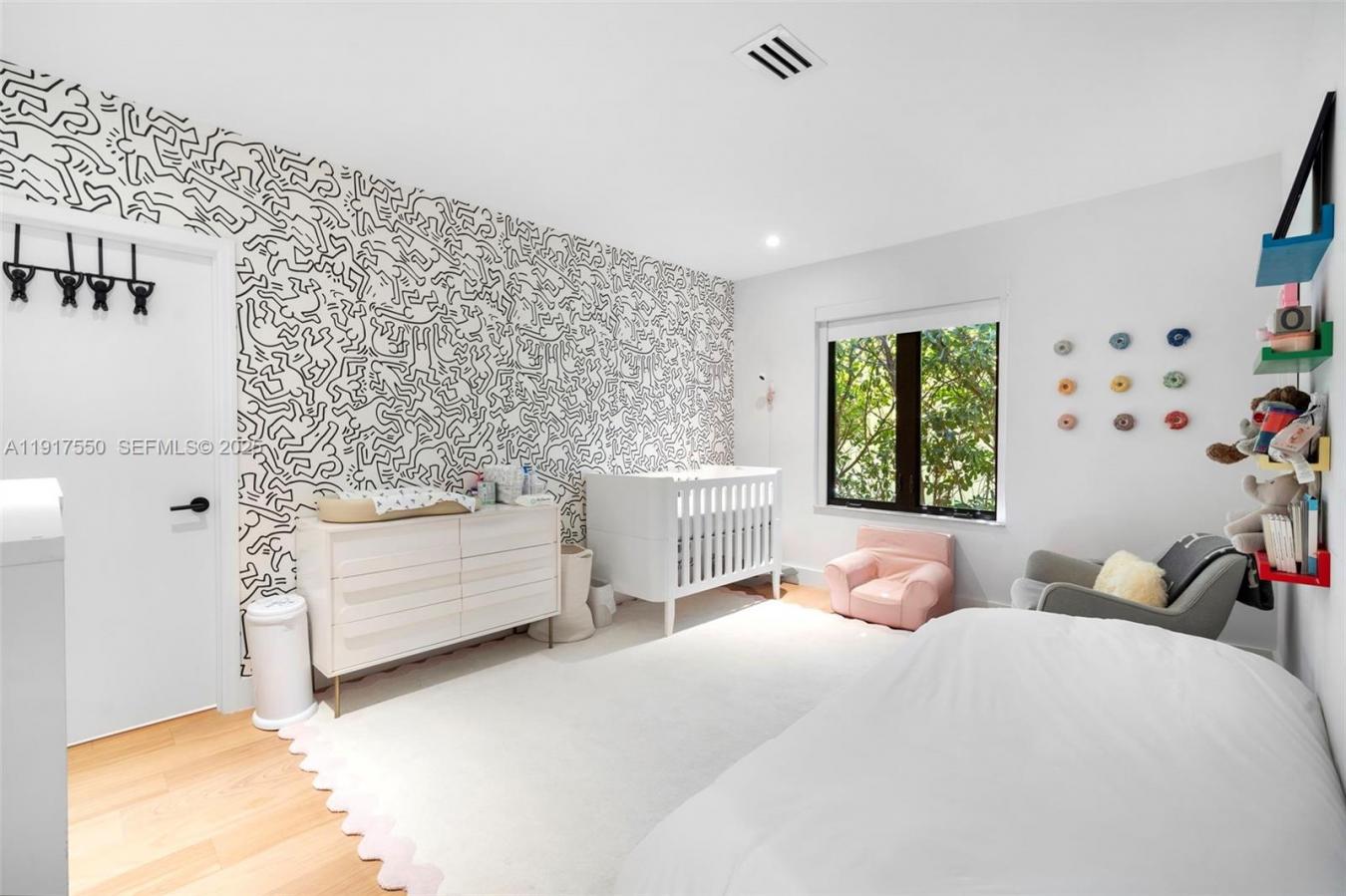 Miami Beach, Florida, 33140, United States, 4 Bedrooms Bedrooms, ,3 BathroomsBathrooms,Residential,For Sale,1997858