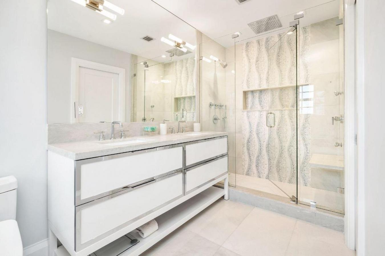 West Palm Beach, Florida, 33405, United States, 4 Bedrooms Bedrooms, ,3 BathroomsBathrooms,Residential,For Sale,1995497