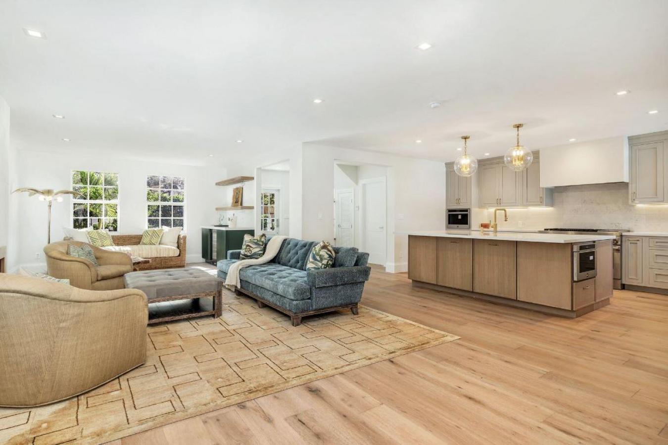 West Palm Beach, Florida, 33405, United States, 4 Bedrooms Bedrooms, ,3 BathroomsBathrooms,Residential,For Sale,1995497