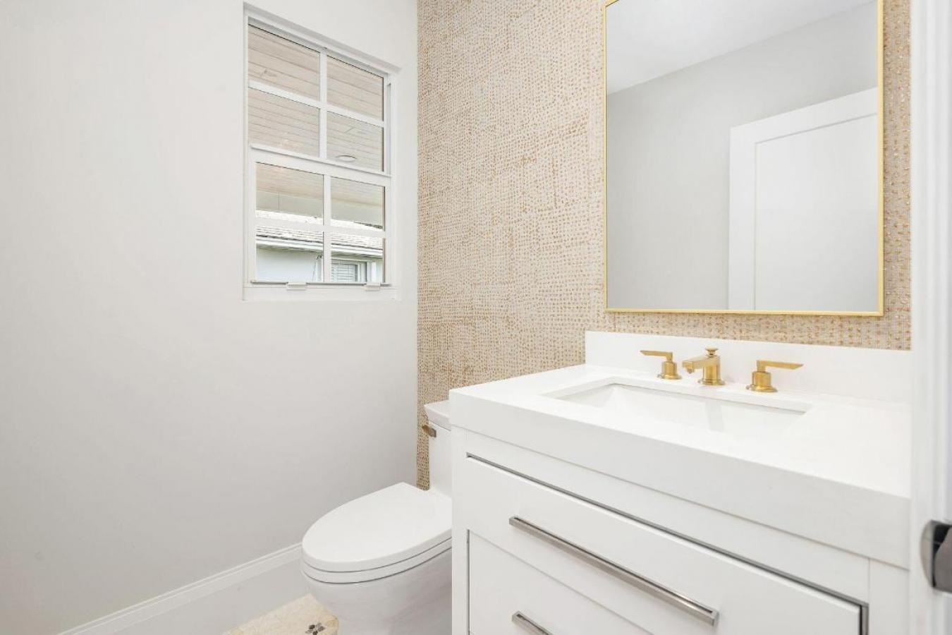 West Palm Beach, Florida, 33405, United States, 4 Bedrooms Bedrooms, ,3 BathroomsBathrooms,Residential,For Sale,1995497