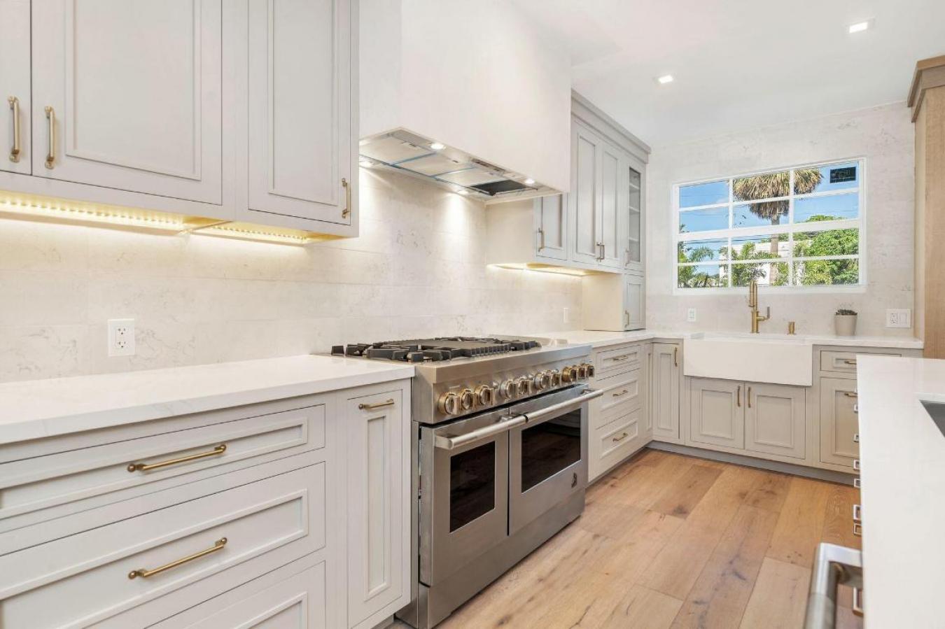 West Palm Beach, Florida, 33405, United States, 4 Bedrooms Bedrooms, ,3 BathroomsBathrooms,Residential,For Sale,1995497