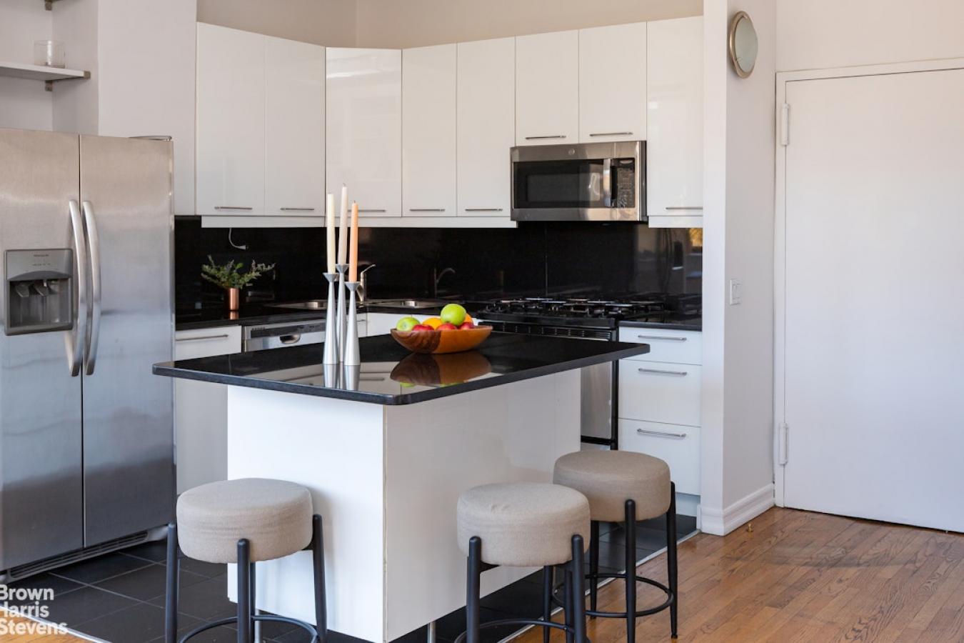 West Village, New York, 10014, United States, 2 Bedrooms Bedrooms, ,2 BathroomsBathrooms,Residential,For Sale,1995495