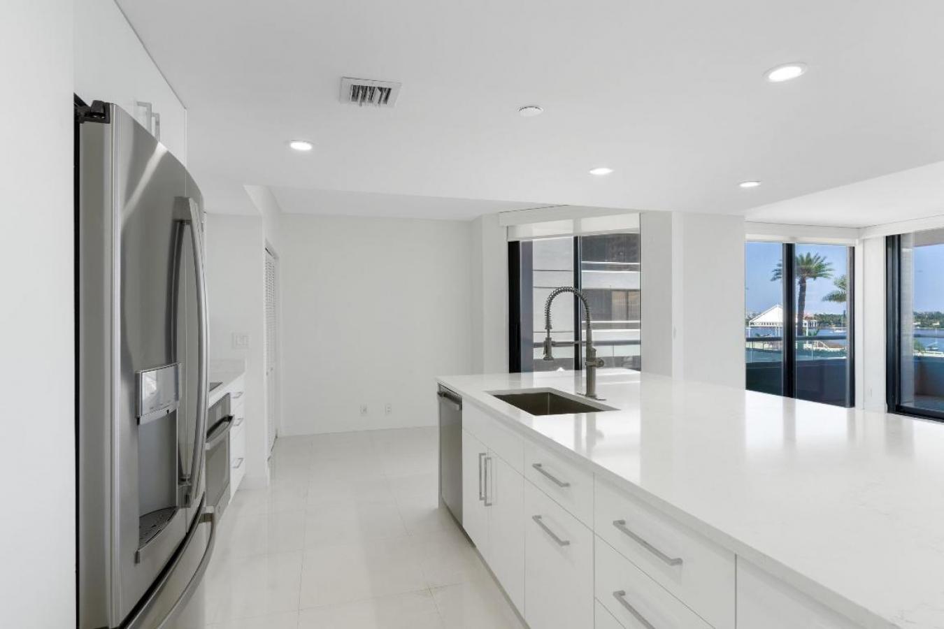 West Palm Beach, Florida, 33401, United States, 2 Bedrooms Bedrooms, ,2 BathroomsBathrooms,Residential,For Sale,1995496