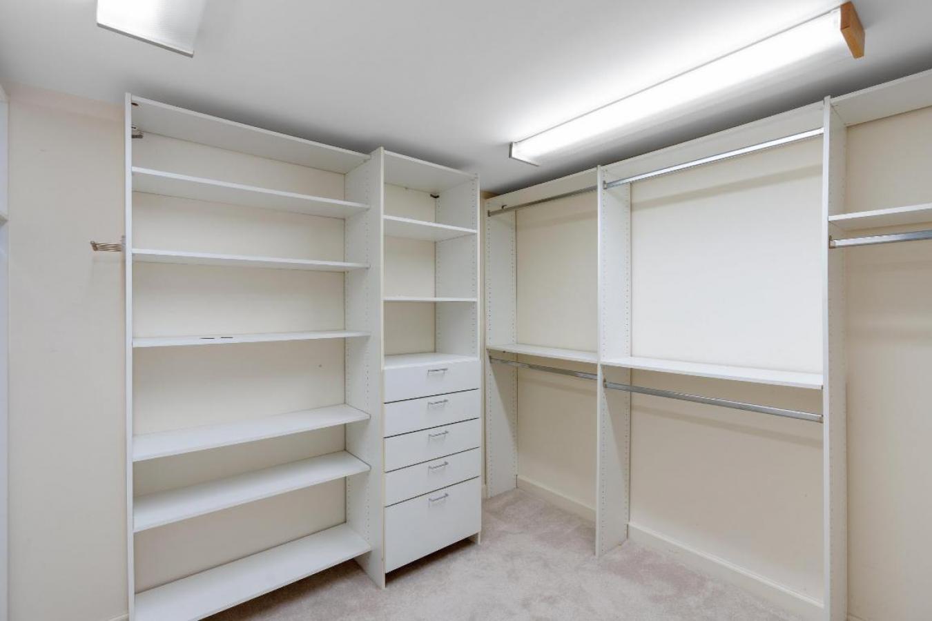 West Palm Beach, Florida, 33401, United States, 2 Bedrooms Bedrooms, ,2 BathroomsBathrooms,Residential,For Sale,1995496