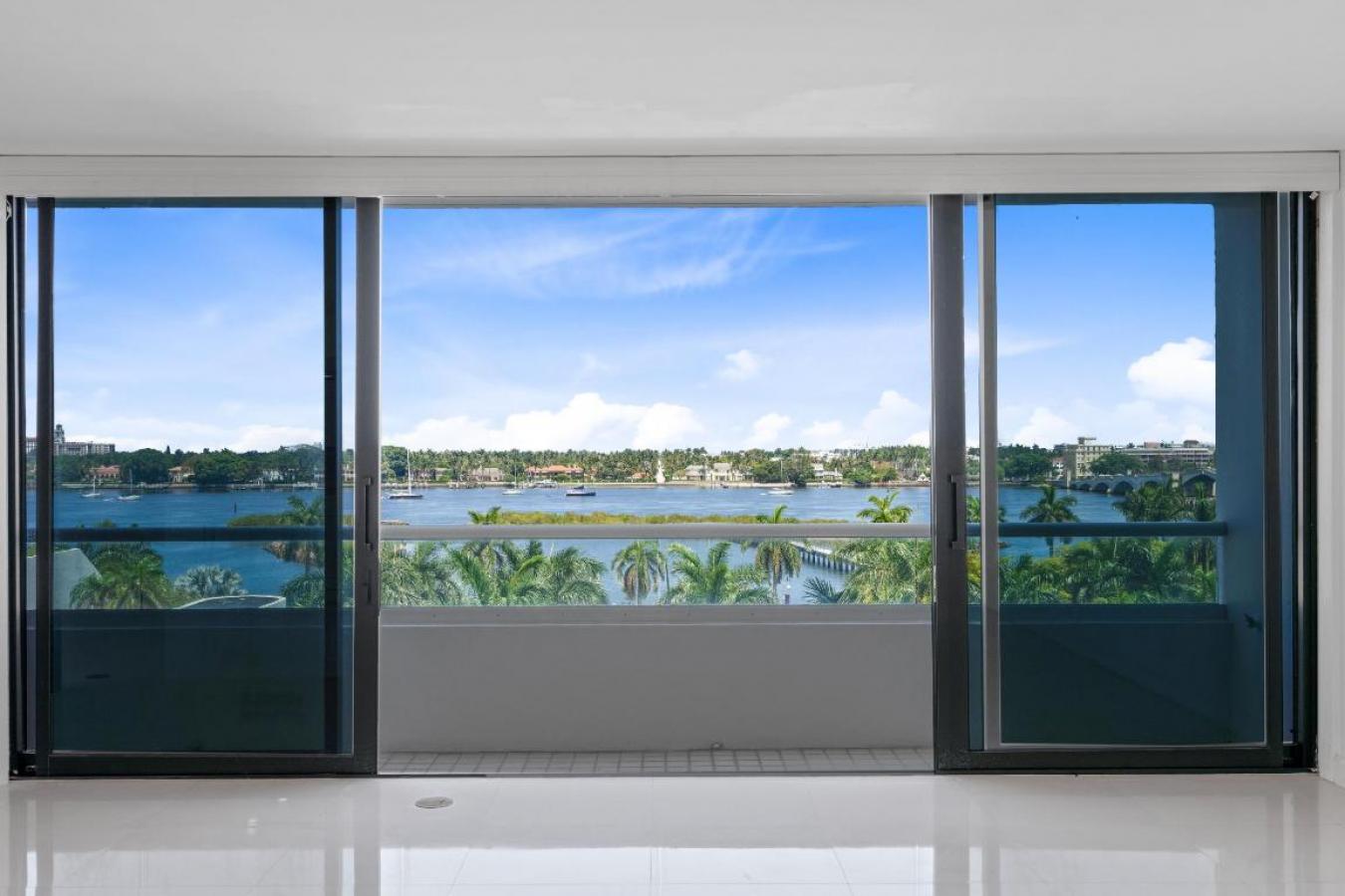 West Palm Beach, Florida, 33401, United States, 2 Bedrooms Bedrooms, ,2 BathroomsBathrooms,Residential,For Sale,1995496